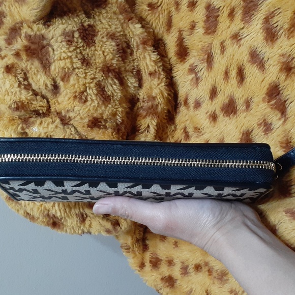 NWT Michael Kors Canvas Jet Set travel continental wallet - Picture 11 of 12